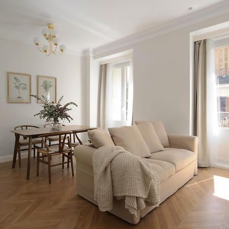 Deluxe Apartment Near Gran Via Madrid Exteriör bild