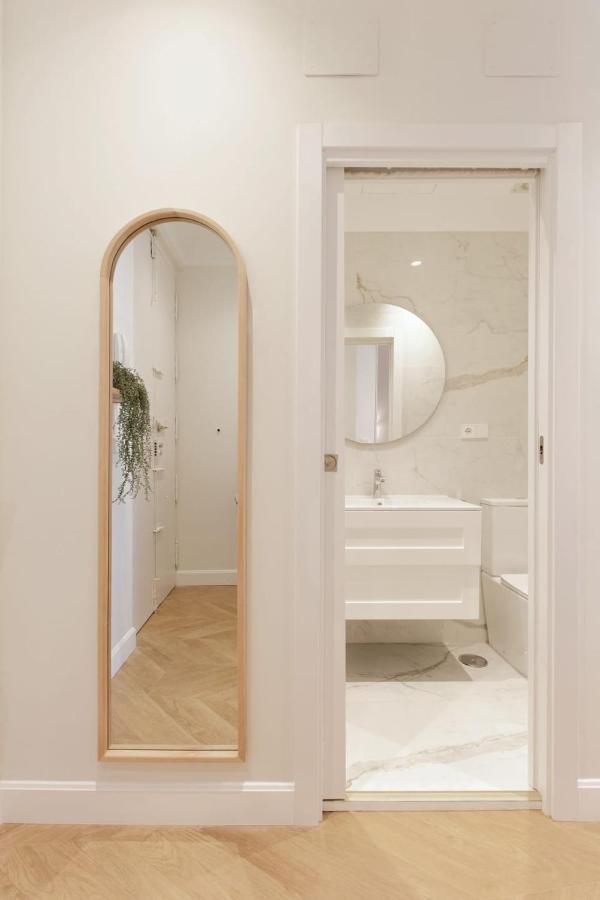 Deluxe Apartment Near Gran Via Madrid Exteriör bild
